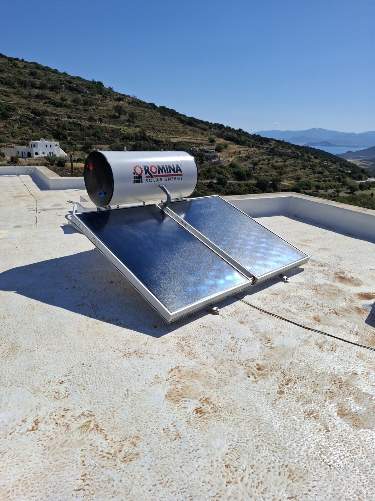 Ηλιακοί θερμοσίφωνες — πραγματικό έργο στην Πάρο, φωτογραφία 1